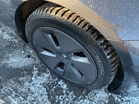 Used 2023 Tesla Model 3 Standard Range image 10