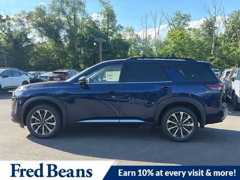 New 2026 Nissan Pathfinder Platinum w/ Cargo Package AWD/4WD image 5