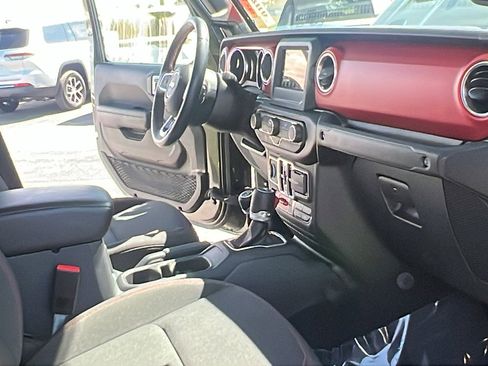 Used 2021 Jeep Gladiator Rubicon w/ LED Lighting Group image 14