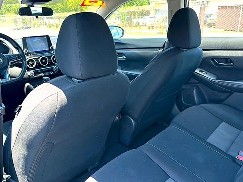 Used 2025 Nissan Sentra SV FWD image 17