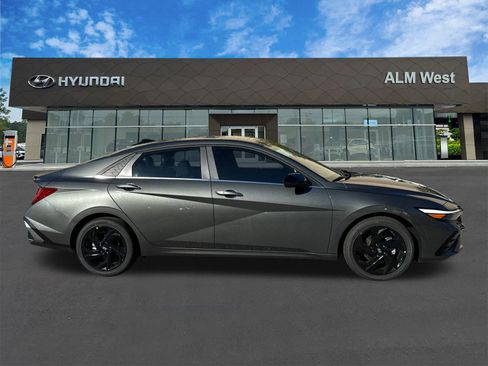 New 2026 Hyundai Elantra SEL Sport image 4