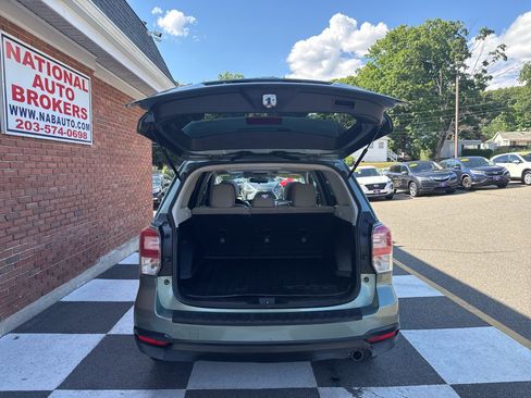 Used 2017 Subaru Forester 2.5i Premium AWD/4WD image 35