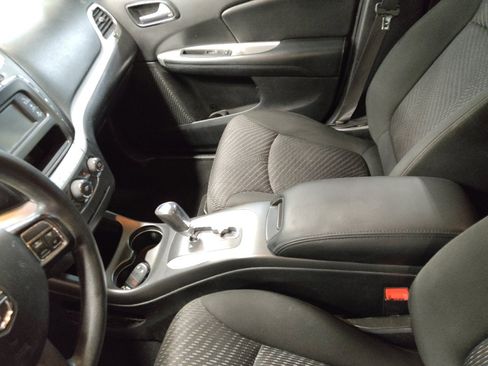 Used 2019 Dodge Journey SE w/ Blacktop Package image 26