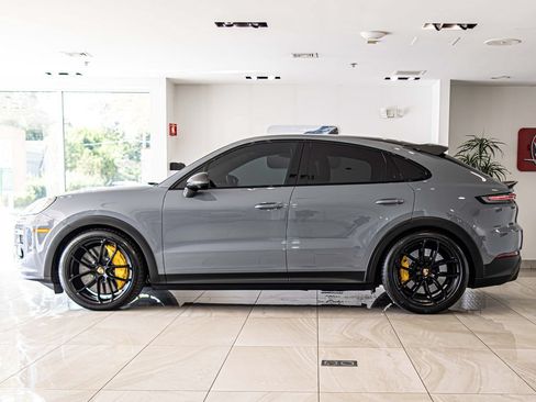 Used 2024 Porsche Cayenne Turbo GT AWD/4WD image 6