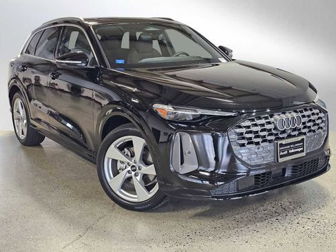 New 2025 Audi Q5 Prestige image 1