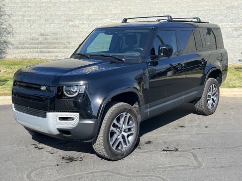 Used 2024 Land Rover Defender 130 S image 2