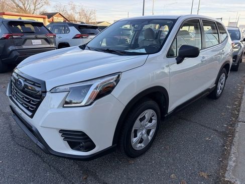 Used 2024 Subaru Forester image 3