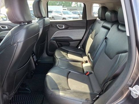 Certified 2022 Jeep Compass Latitude w/ Sun and Sound Group AWD/4WD image 13
