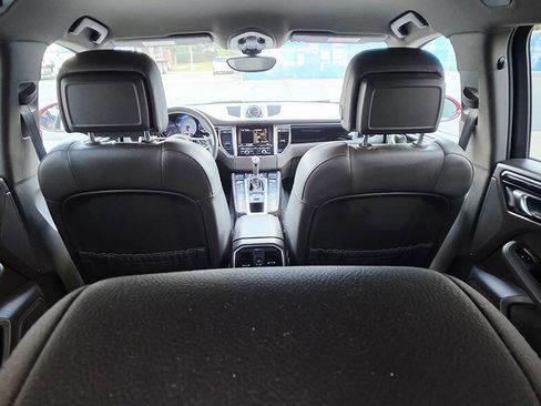 Used 2016 Porsche Macan S image 30