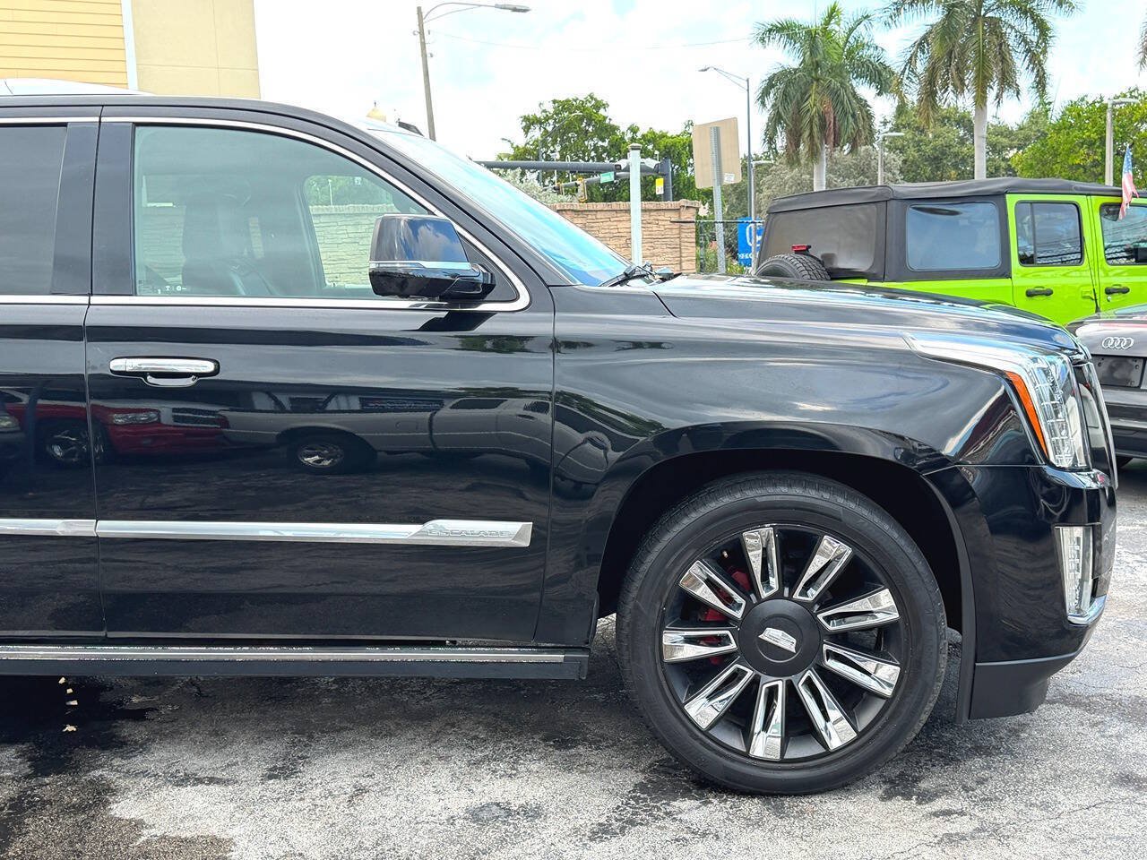 Used 2016 Cadillac Escalade Platinum AWD/4WD image 11