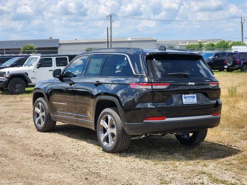 New 2026 Jeep Grand Cherokee Limited RWD image 3
