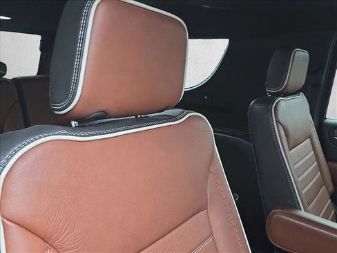 Used 2023 GMC Yukon XL Denali Ultimate image 19