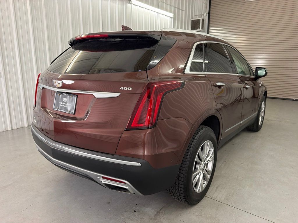 Used 2022 Cadillac XT5 Premium Luxury w/ Technology Package AWD/4WD image 6