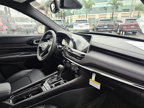 New 2026 Jeep Compass Latitude image 27