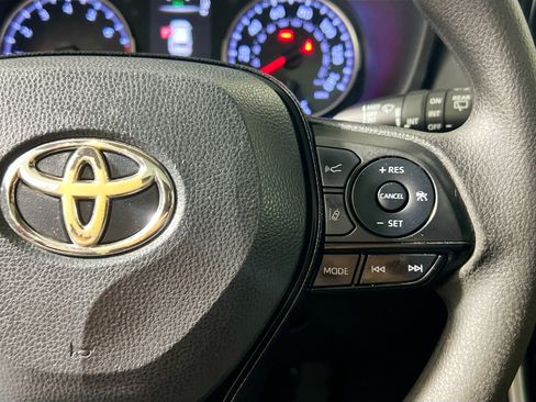 Used 2019 Toyota RAV4 XLE FWD image 18