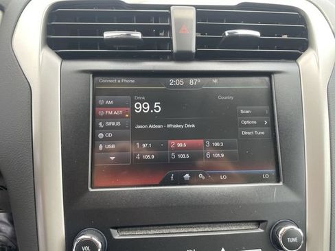 Used 2014 Ford Fusion SE w/ Equipment Group 202A FWD image 22