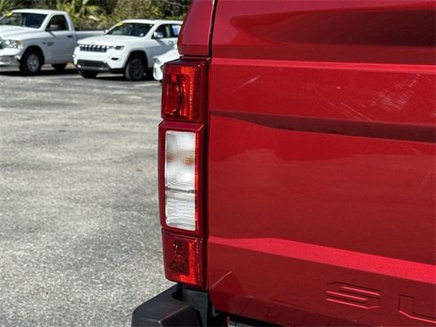 Used 2021 Ford F350 XLT w/ XLT Premium Package image 15