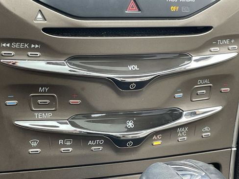 Used 2011 Lincoln MKX 2WD w/ 102A Rapid Spec Order Code image 20