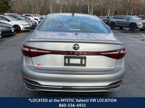 Certified 2025 Volkswagen Jetta SEL image 8