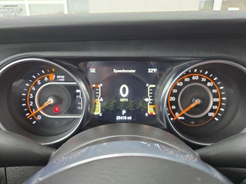 Used 2021 Jeep Gladiator Overland image 20