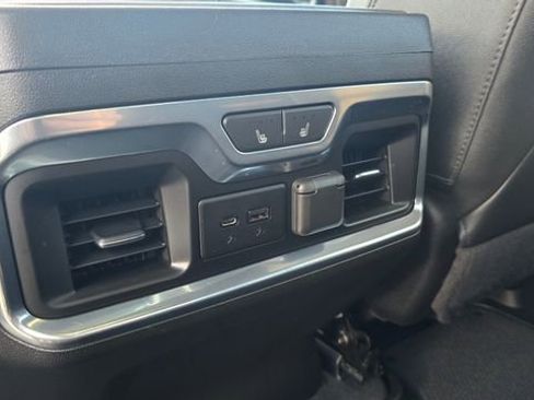 Used 2021 GMC Sierra 2500 AT4 w/ AT4 Preferred Package image 17