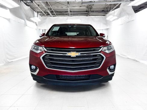 Used 2021 Chevrolet Traverse LT FWD image 2