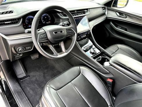 Used 2023 Jeep Grand Cherokee L Limited w/ Luxury Tech Group II RWD image 12