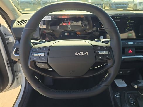 New 2026 Kia K4 EX image 28