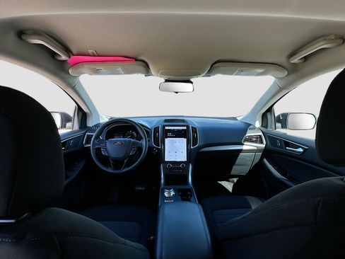 Certified 2024 Ford Edge SE image 20