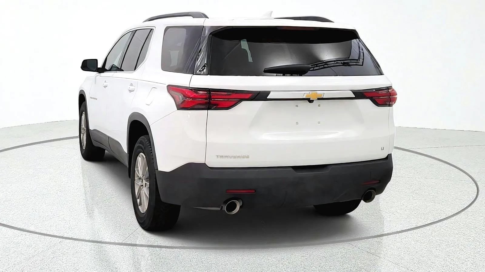 Used 2023 Chevrolet Traverse LT FWD image 7