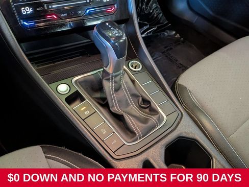 Used 2025 Volkswagen Jetta SE FWD image 18