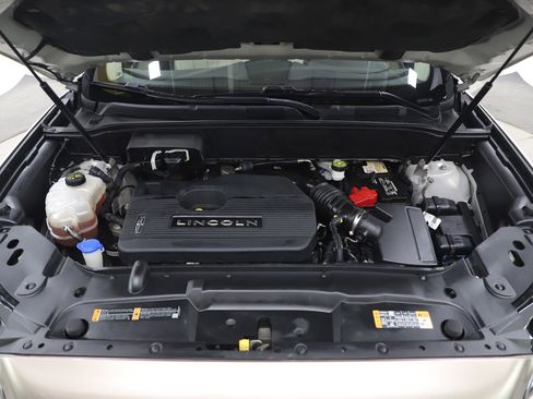 Used 2019 Lincoln Nautilus Reserve image 32