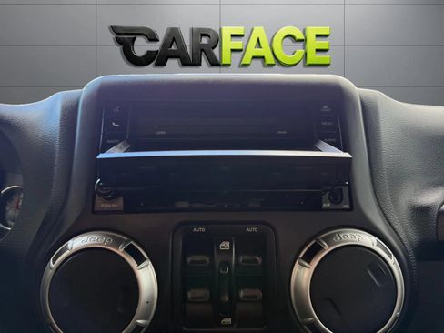 Used 2016 Jeep Wrangler Unlimited Rubicon AWD/4WD image 31