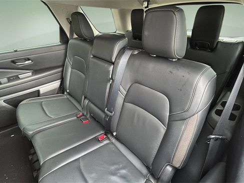 Used 2022 Nissan Pathfinder SL image 12