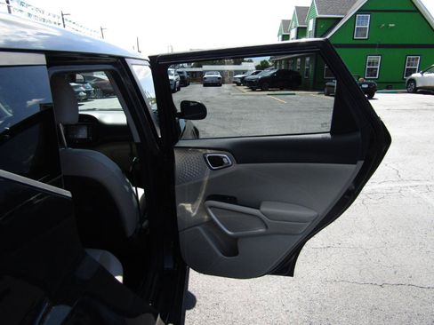 Used 2020 Kia Soul LX FWD image 19
