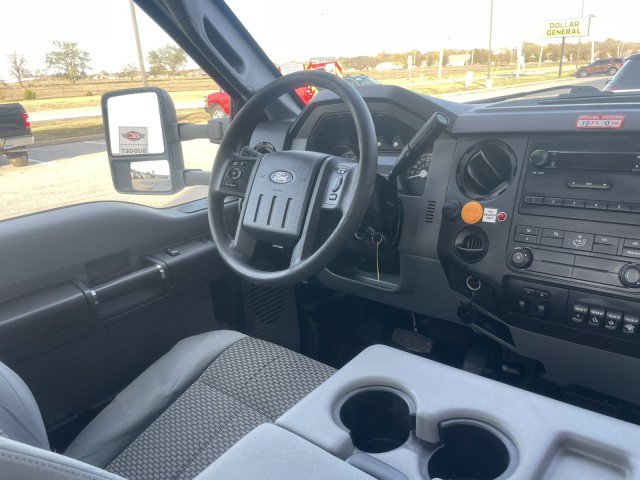 Used 2016 Ford F550 4x4 Regular Cab Super Duty image 7