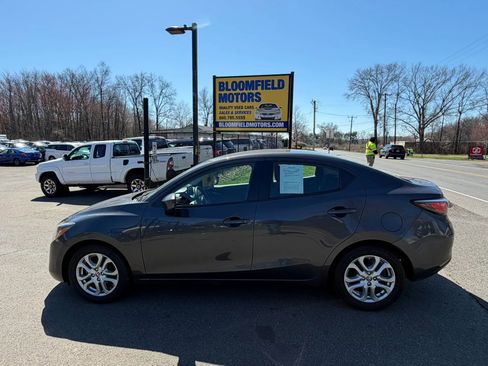 Used 2016 Scion iA FWD image 8