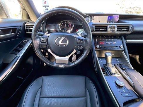 Used 2018 Lexus IS 300 image 5