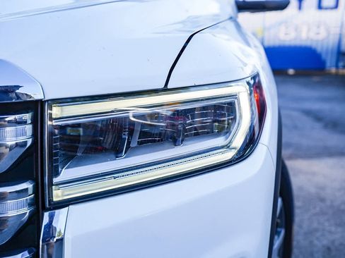 Used 2022 GMC Acadia SLE image 2