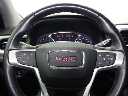 Used 2023 GMC Acadia SLT image 17