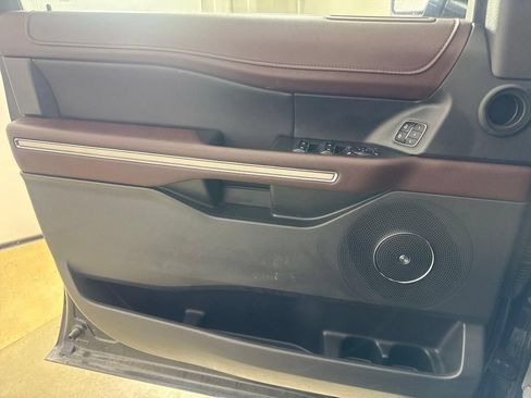 Used 2024 Ford Expedition Max Limited RWD image 19