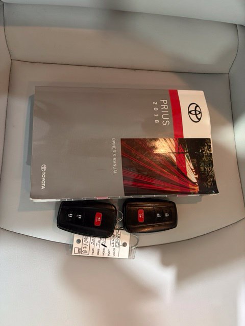 Used 2018 Toyota Prius Four w/ Advanced Technology Package FWD image 9
