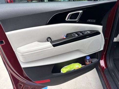 Certified 2024 Kia Carnival SX FWD image 14
