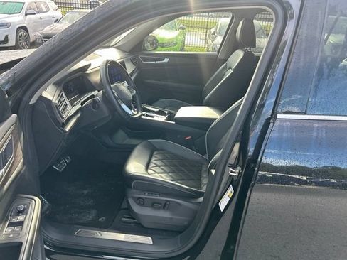 Used 2024 Volkswagen Atlas SEL Premium R-Line AWD/4WD image 5