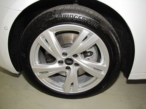 Used 2025 Audi A5 2.0T Premium image 25