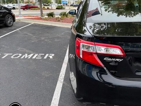 Used 2013 Toyota Camry SE FWD image 6