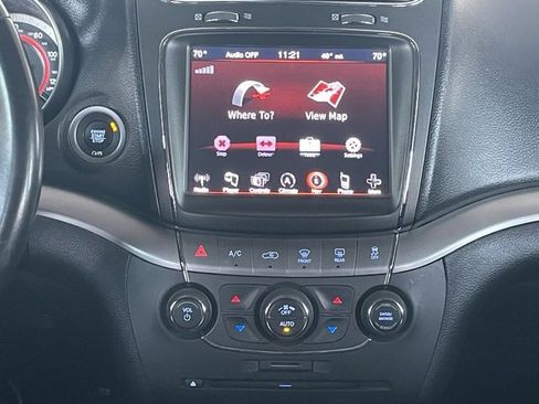 Used 2019 Dodge Journey Crossroad w/ Nav & Sun Group image 16