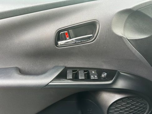 Used 2022 Toyota Prius LE image 61