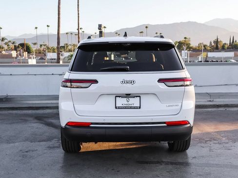 New 2026 Jeep Grand Cherokee L Limited w/ Luxury Tech Group II RWD image 8