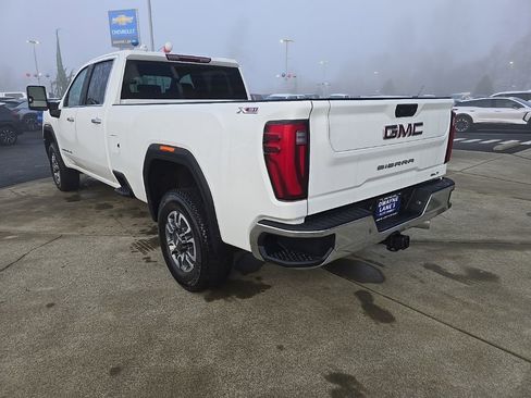 Used 2025 GMC Sierra 3500 SLT image 3